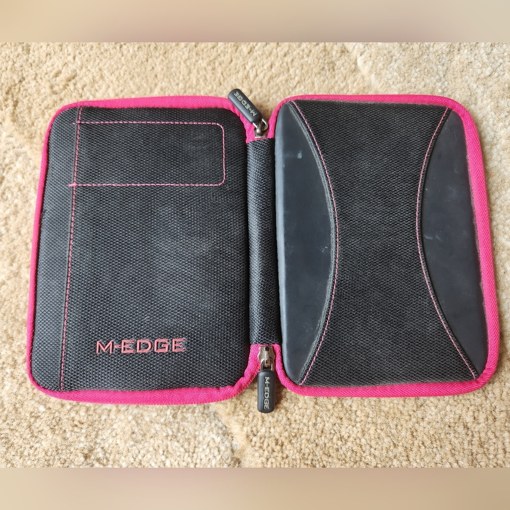 M-Edge E-Reader Case - Picture 4 of 5